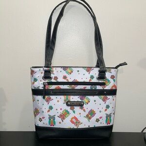 Stone Mountain Accessories White and Black Owl Tote